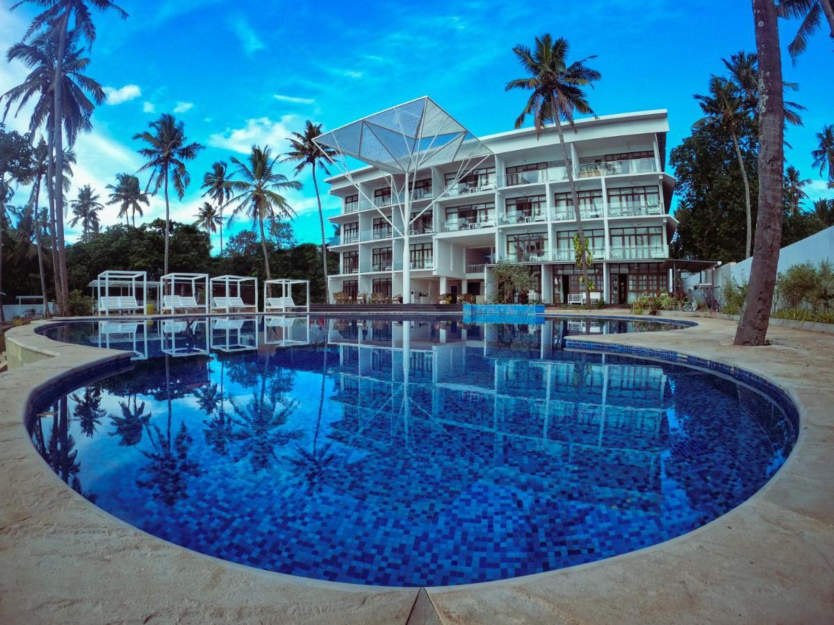 Elixir Cliff Beach Resort And Spa Varkala Buitenkant foto