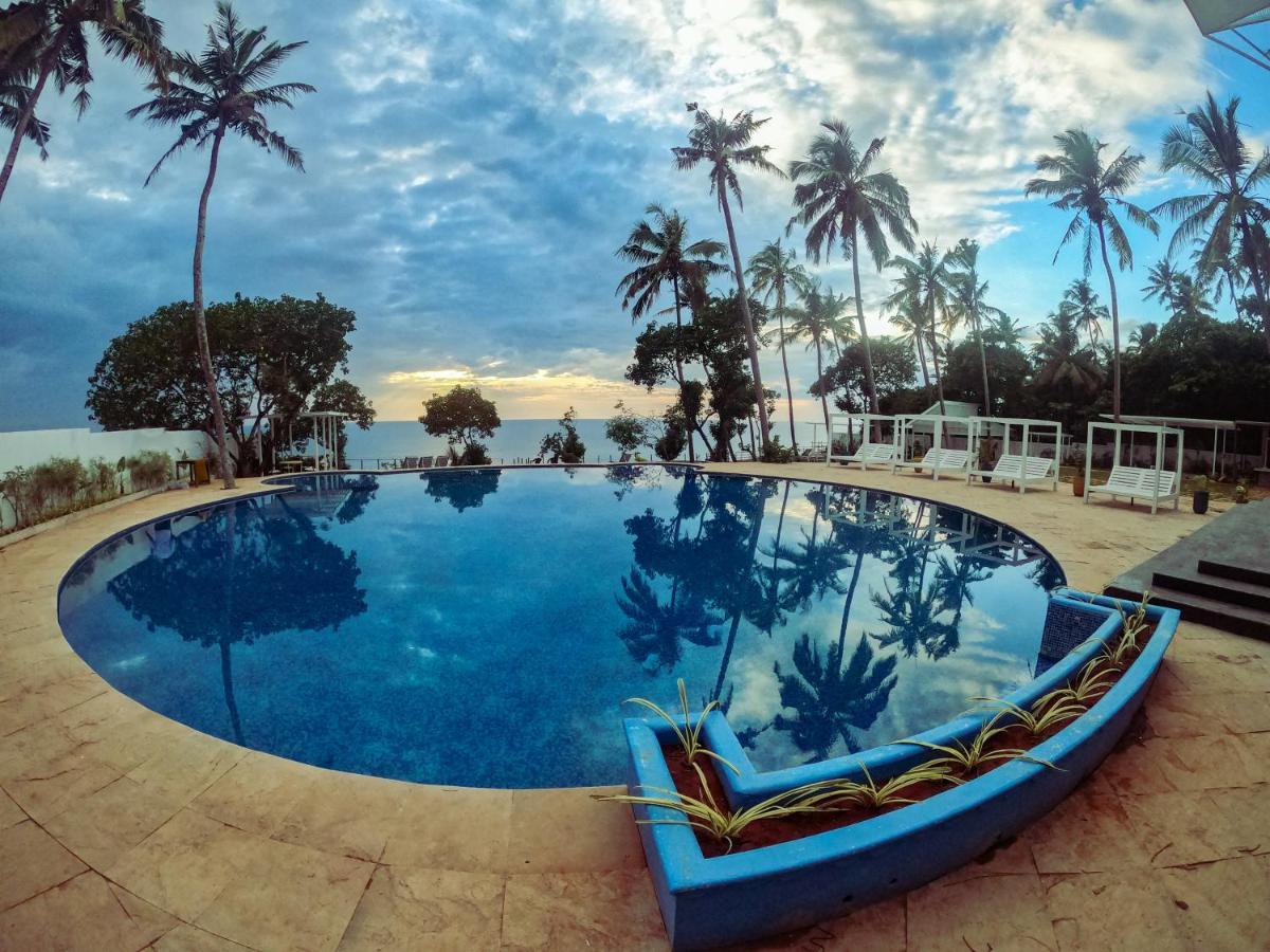 Elixir Cliff Beach Resort And Spa Varkala Buitenkant foto