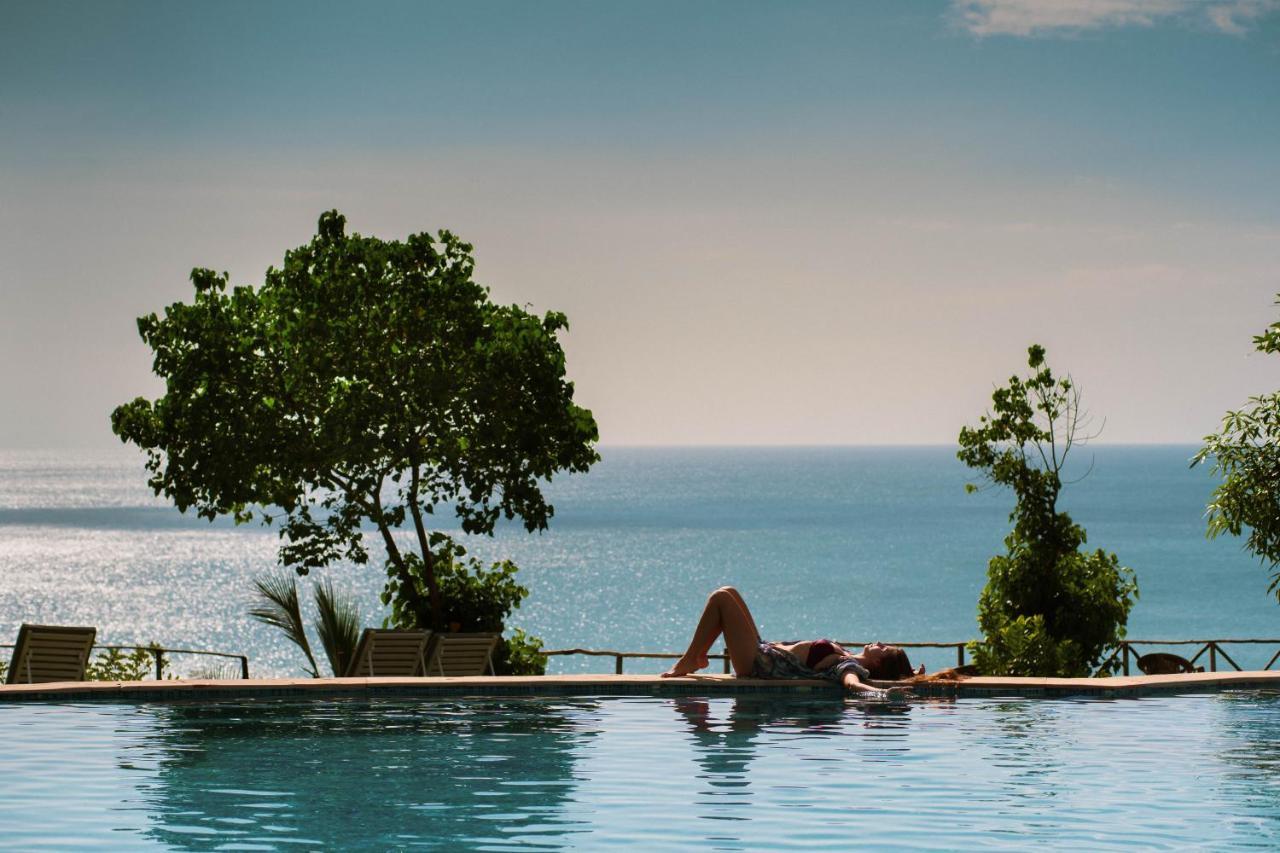 Elixir Cliff Beach Resort And Spa Varkala Buitenkant foto